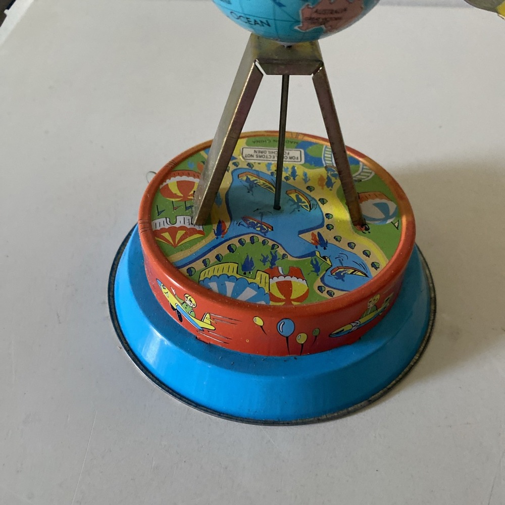 Vintage Retro Wind-Up Tin Metal Toy Universal Planes Fly Around Globe - Picture 2 of 10